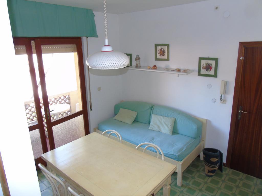 Condominio Ginestra Lignano Sabbiadoro Szoba fotó
